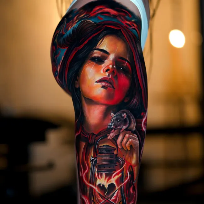 Horror-Farbtattoo Frau mit Laterne und Ratte am Bein – Andres, Prime Ink Bremen