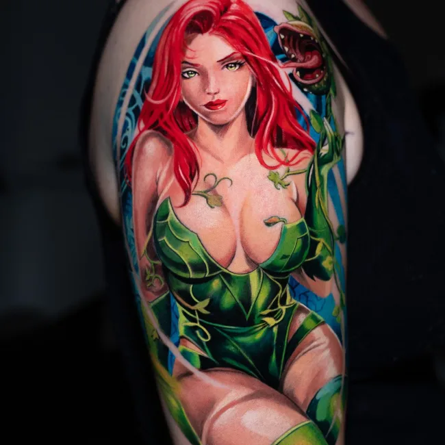 Farbtattoo Comic-Frau am Oberarm – Chema, Prime Ink Bremen