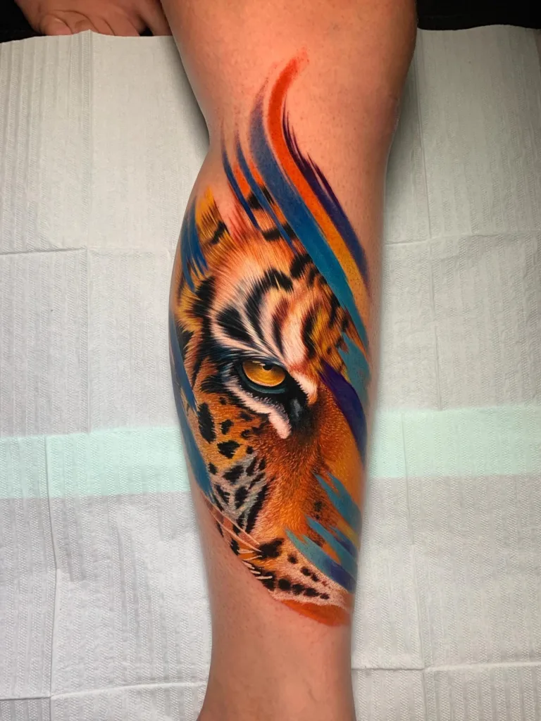 Realistic Farbtattoo Tigerauge an der Wade – Junior, Prime Ink Bremen