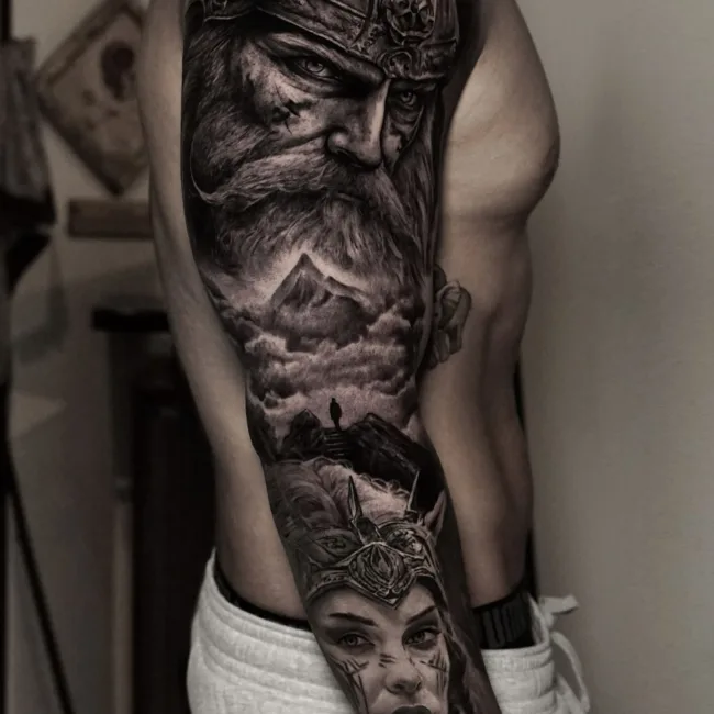 Realistic Black and Grey Wikinger Sleeve am Arm – Vroma, Prime Ink Bremen